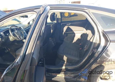 2013 Ford Fusion Hybrid Se z USA, uszkodzony, nr VIN 3FA6P0LU1DR200384